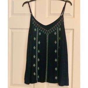 NWOT** Torrid embroidered tank top!